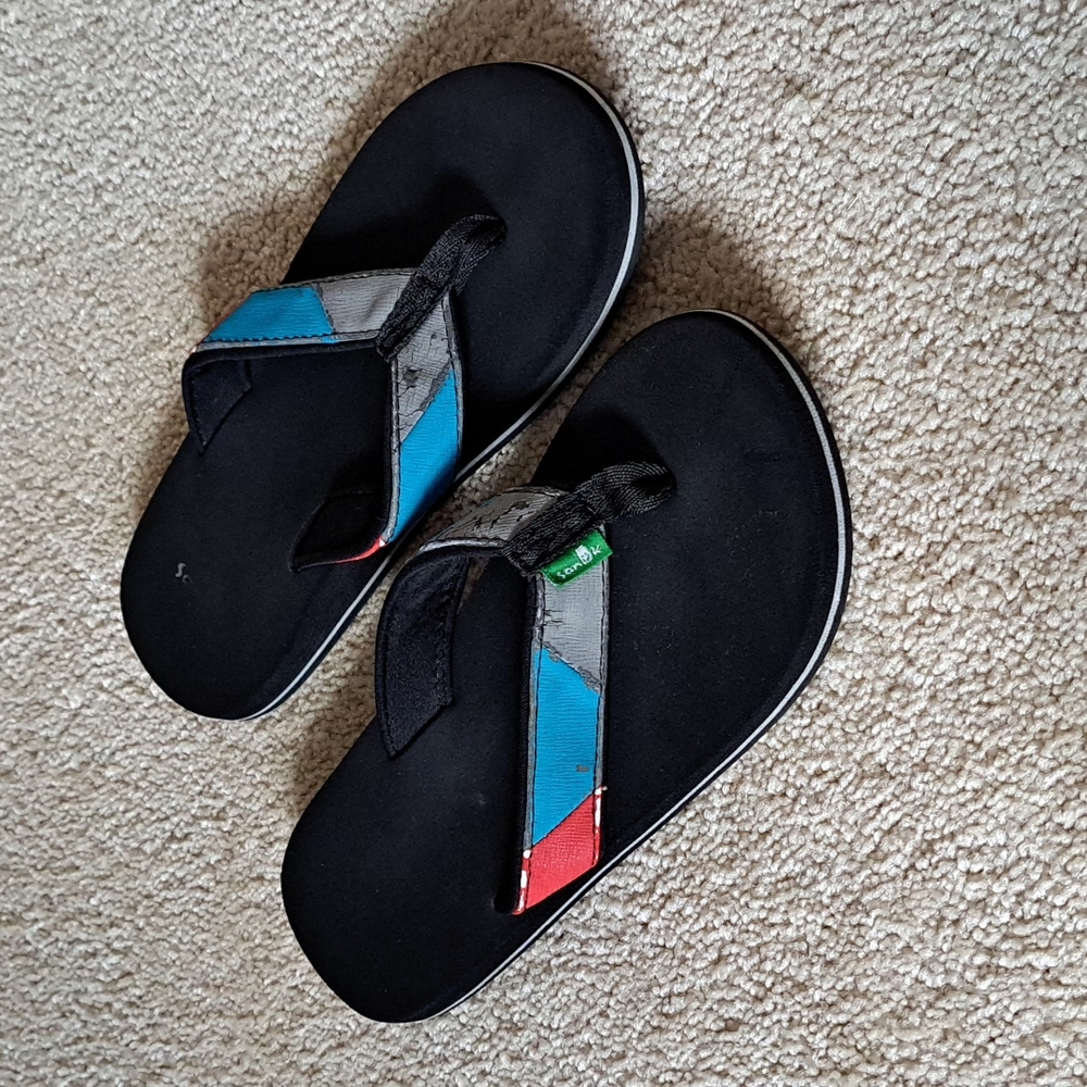 Sanuk Flip Flops